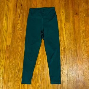 American Eagle size xs short green leggings 7/8 length